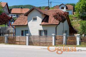 ŠEKOVIĆI, BiH – CIJELA KUĆA OD €30 | 4 SOBE | TERASA | DO 7 GOSTIJU